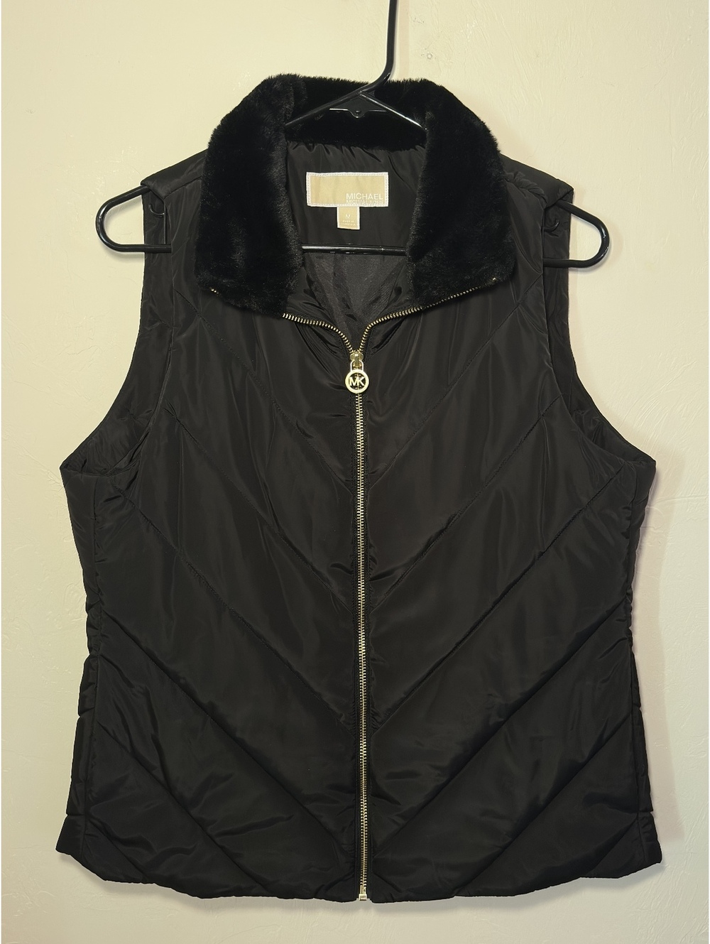 Michael Kors Women’s M Black Quilted Puffer Vest Faux Fur Collar Gold Hardware